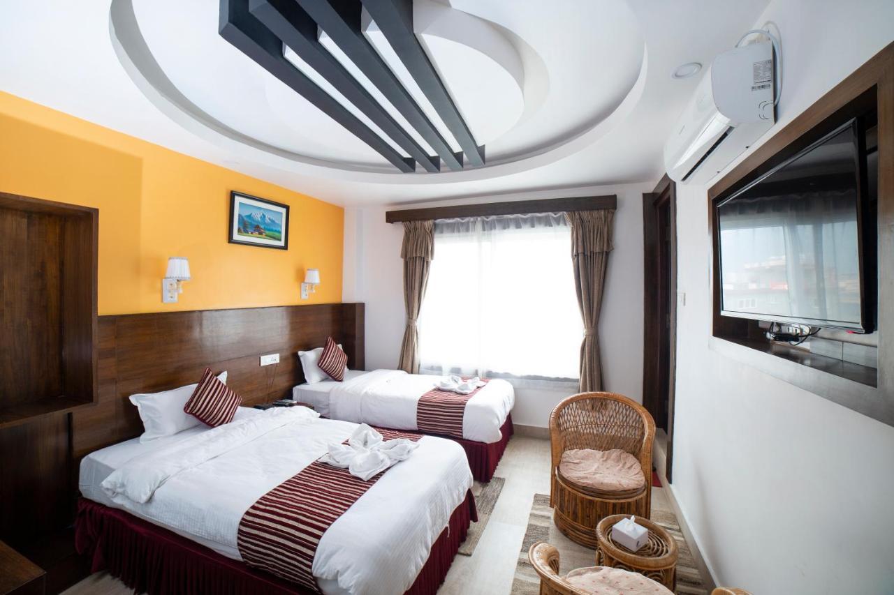 Hotel Lakeside Pvt. Ltd. Покхара Экстерьер фото