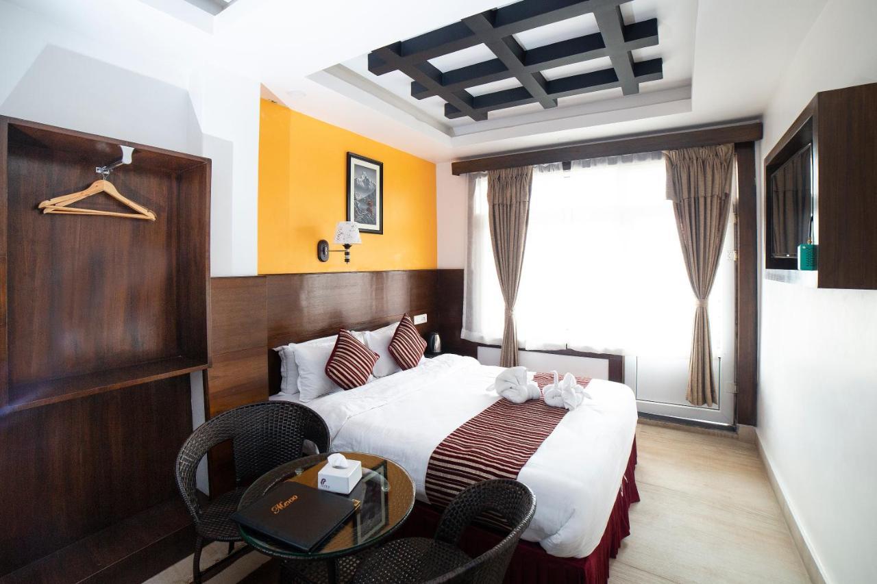 Hotel Lakeside Pvt. Ltd. Покхара Экстерьер фото