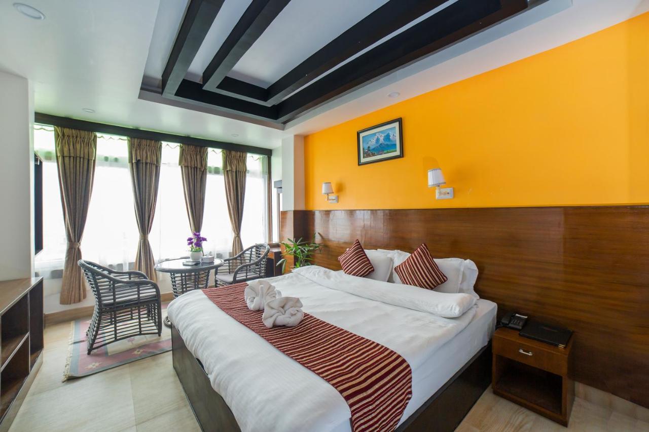 Hotel Lakeside Pvt. Ltd. Покхара Экстерьер фото